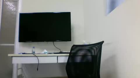 Snapshot of tcute0 chatting on 10/26/25, 10:25 tcute0 online show from 10/26/25, 10:25