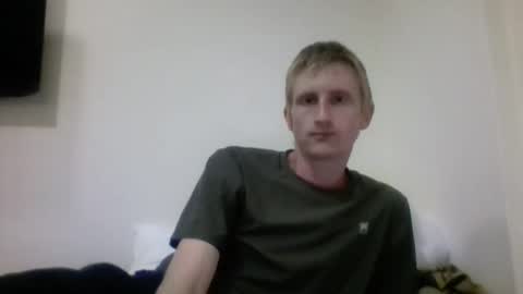 Snapshot of tcute0 chatting on 12/23/25, 08:34 tcute0 online show from 12/23/25, 08:34