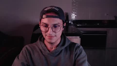 Snapshot of te0__0 chatting on 02/19/25, 02:55 Teo independent model online show from 02/19/25, 02:55