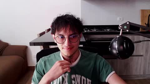 Teo independent model online show from 04/09/26, 01:49