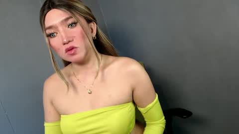 ellaine online show from 01/04/25, 09:09