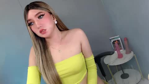 ellaine online show from 03/10/25, 03:45