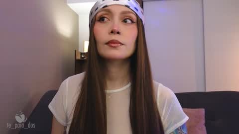 Snapshot of te_para_dos chatting on 10/22/25, 01:44 Leo and Luna online show from 10/22/25, 01:44