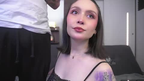 Snapshot of te_para_dos chatting on 11/25/25, 03:56 Leo and Luna online show from 11/25/25, 03:56