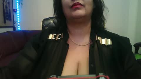 Reina online show from 04/21/26, 03:57