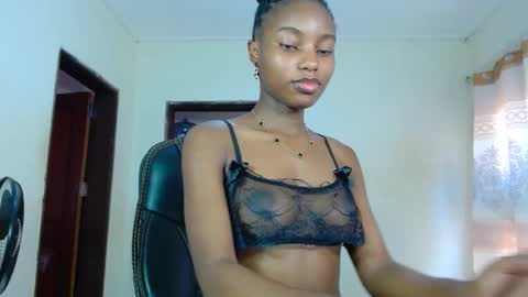 Snapshot of teasequeen01 chatting on 10/11/25, 11:09 queen online show from 10/11/25, 11:09