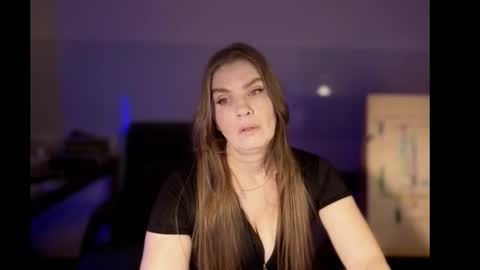 Snapshot of teasingelly chatting on 11/04/25, 02:32 teasingelly online show from 11/04/25, 02:32