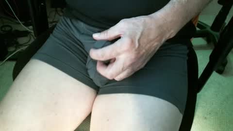 Snapshot of techloot chatting on 10/03/25, 06:05 techloot online show from 10/03/25, 06:05