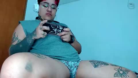 Snapshot of techno_420 chatting on 10/04/25, 10:57 Charlee He online show from 10/04/25, 10:57