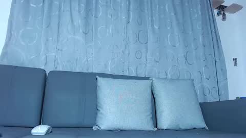 Charlee He online show from 12/19/25, 09:38