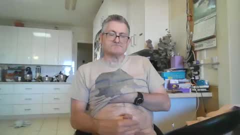 Snapshot of teddstiff chatting on 01/02/25, 07:12 Theodore online show from 01/02/25, 07:12