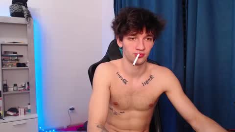 Snapshot of teddy_mode chatting on 12/19/24, 05:08 Teddy online show from 12/19/24, 05:08