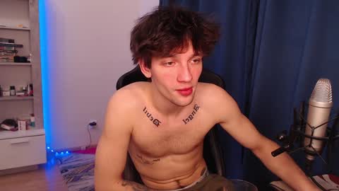 Snapshot of teddy_mode chatting on 12/20/24, 02:19 Teddy online show from 12/20/24, 02:19