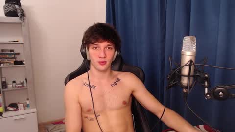 Snapshot of teddy_mode chatting on 12/28/24, 10:13 Teddy online show from 12/28/24, 10:13