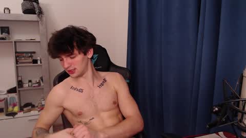 Snapshot of teddy_mode chatting on 12/30/24, 11:28 Teddy online show from 12/30/24, 11:28