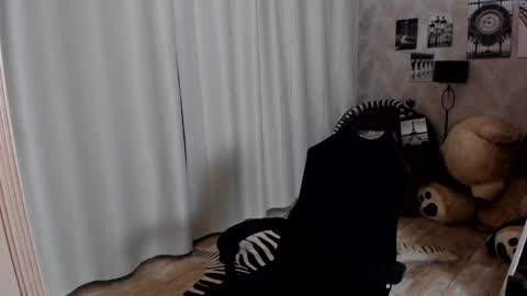 Snapshot of teddy_mode chatting on 01/15/25, 01:34 Teddy online show from 01/15/25, 01:34