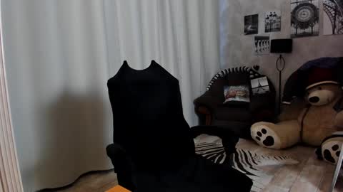 Snapshot of teddy_mode chatting on 01/15/25, 07:37 Teddy online show from 01/15/25, 07:37