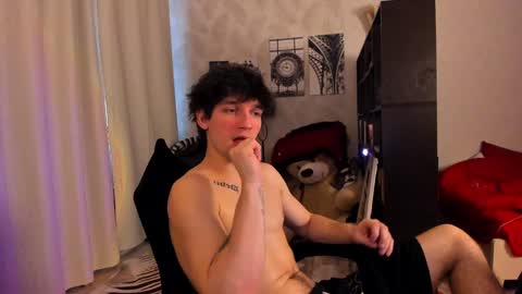 Snapshot of teddy_mode chatting on 01/16/25, 08:11 Teddy online show from 01/16/25, 08:11