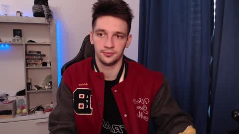 Snapshot of teddy_mode chatting on 02/06/25, 10:15 Teddy online show from 02/06/25, 10:15