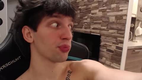 Snapshot of teddy_mode chatting on 11/18/25, 02:54 Teddy online show from 11/18/25, 02:54