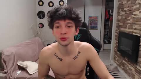 Snapshot of teddy_mode chatting on 11/19/25, 05:46 Teddy online show from 11/19/25, 05:46