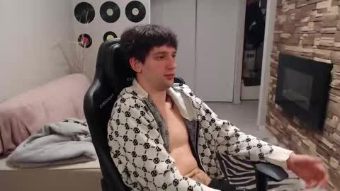 Snapshot of teddy_mode chatting on 11/25/25, 01:22 Teddy online show from 11/25/25, 01:22