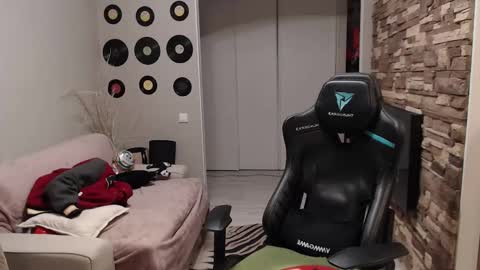 Snapshot of teddy_mode chatting on 11/29/25, 03:31 Teddy online show from 11/29/25, 03:31