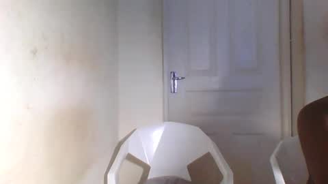 Snapshot of tee_kaicy chatting on 12/19/24, 11:29 kaicy online show from 12/19/24, 11:29