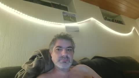 Peter online show from 10/27/25, 05:06