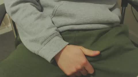 Snapshot of teeteeg chatting on 12/21/24, 06:23 teeteeg online show from 12/21/24, 06:23