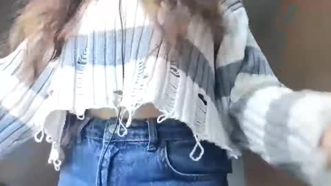 Kimi online show from 10/31/25, 08:59