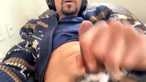 Snapshot of telecasted93 chatting on 12/25/24, 05:26 telecasted93 online show from 12/25/24, 05:26