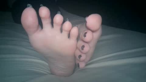 Viv West online show from 12/19/25, 04:41