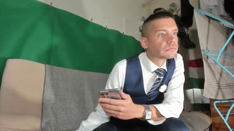 Virg Lszl online show from 10/22/25, 08:36