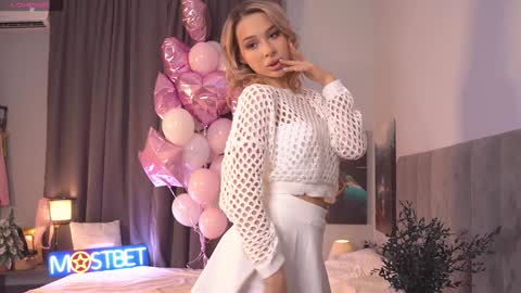 Tella online show from 12/12/24, 08:03