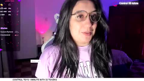 Snapshot of tellme_maddie chatting on 06/10/26, 11:03 Maddie online show from 06/10/26, 11:03