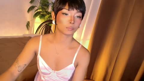 Snapshot of temptation_ashley chatting on 06/18/26, 01:48 temptation_ashley online show from 06/18/26, 01:48