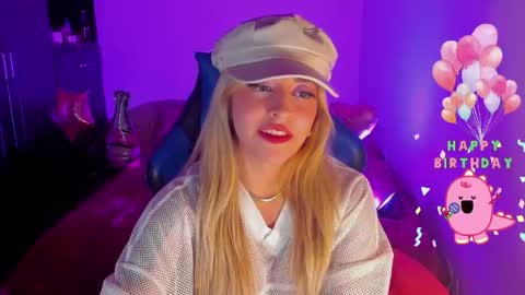 Snapshot of temptationsweet__ chatting on 05/07/26, 08:09 Sara online show from 05/07/26, 08:09