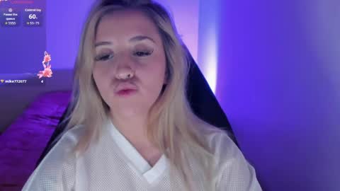 Snapshot of temptationsweet__ chatting on 05/10/26, 11:26 Sara online show from 05/10/26, 11:26