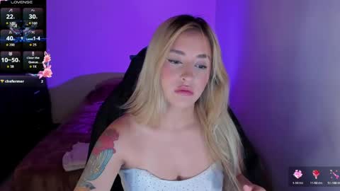Snapshot of temptationsweet__ chatting on 05/12/26, 04:37 Sara online show from 05/12/26, 04:37