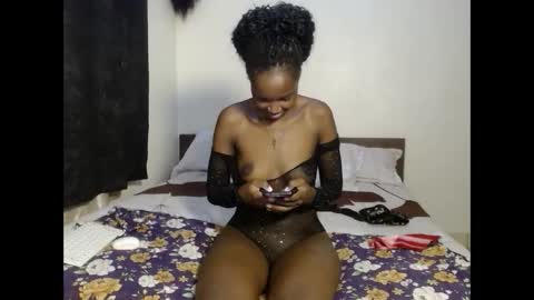 Snapshot of tempting_vibe chatting on 04/14/26, 04:02 tempting_vibe online show from 04/14/26, 04:02