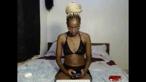 Snapshot of tempting_vibe chatting on 04/16/26, 01:50 tempting_vibe online show from 04/16/26, 01:50