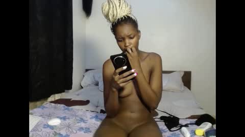 Snapshot of tempting_vibe chatting on 05/04/26, 05:53 tempting_vibe online show from 05/04/26, 05:53