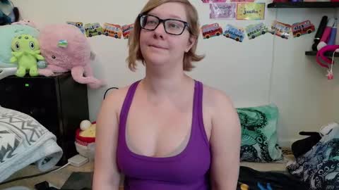 Pixie and Tentacle Overlord online show from 02/04/26, 07:20