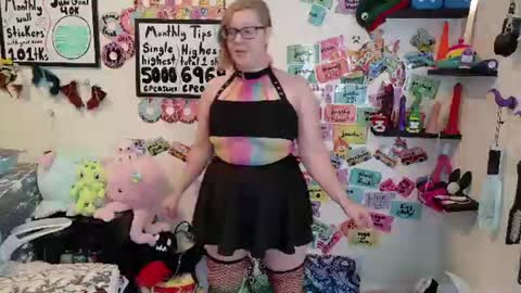 Snapshot of ten_tickle_pixie chatting on 06/26/26, 10:14 Pixie and Tentacle Overlord online show from 06/26/26, 10:14