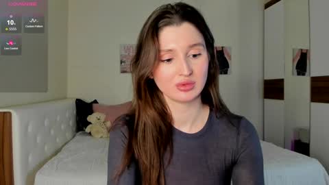 Snapshot of tender_babyy chatting on 12/15/24, 02:48 Sexy girl Li online show from 12/15/24, 02:48