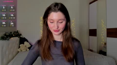 Snapshot of tender_babyy chatting on 12/21/24, 02:26 Sexy girl Li online show from 12/21/24, 02:26