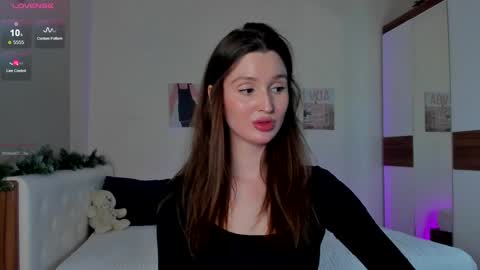 Snapshot of tender_babyy chatting on 01/15/25, 02:24 Sexy girl Li online show from 01/15/25, 02:24