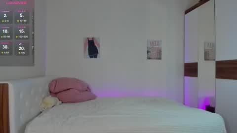 Snapshot of tender_babyy chatting on 01/30/25, 05:49 Sexy girl Li online show from 01/30/25, 05:49