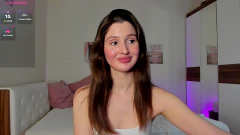 Snapshot of tender_babyy chatting on 01/31/25, 02:39 Sexy girl Li online show from 01/31/25, 02:39